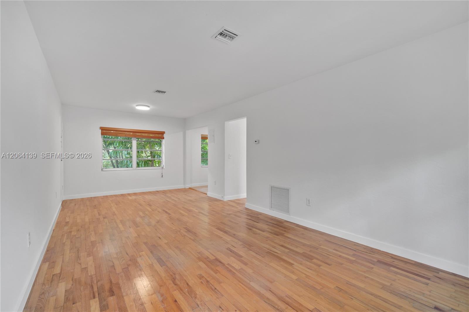 Building Photo - 411 Santander Ave