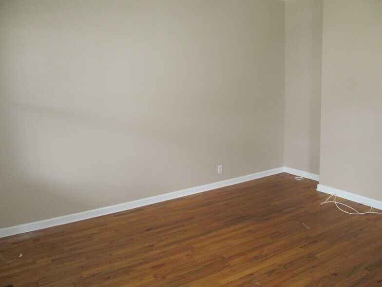Building Photo - 16 Codington St