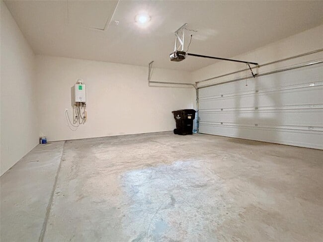 Building Photo - 6034 Prince Pl Dr