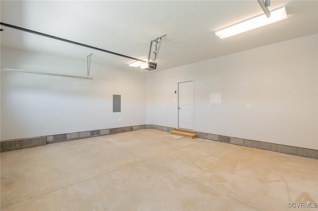 Building Photo - 4844 Wild Horse Ln