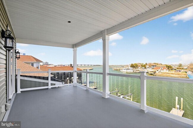 Building Photo - 739 N Massachusetts Ave