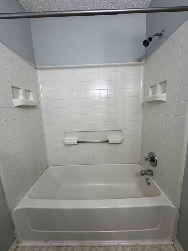 Building Photo - Large 3/2.5 House on Martha Berry Hwy- $1,395