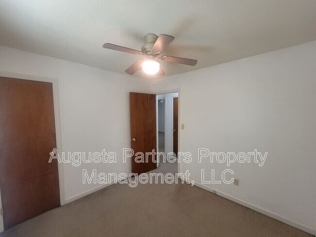 Building Photo - 2803 Ptarmigan Rd