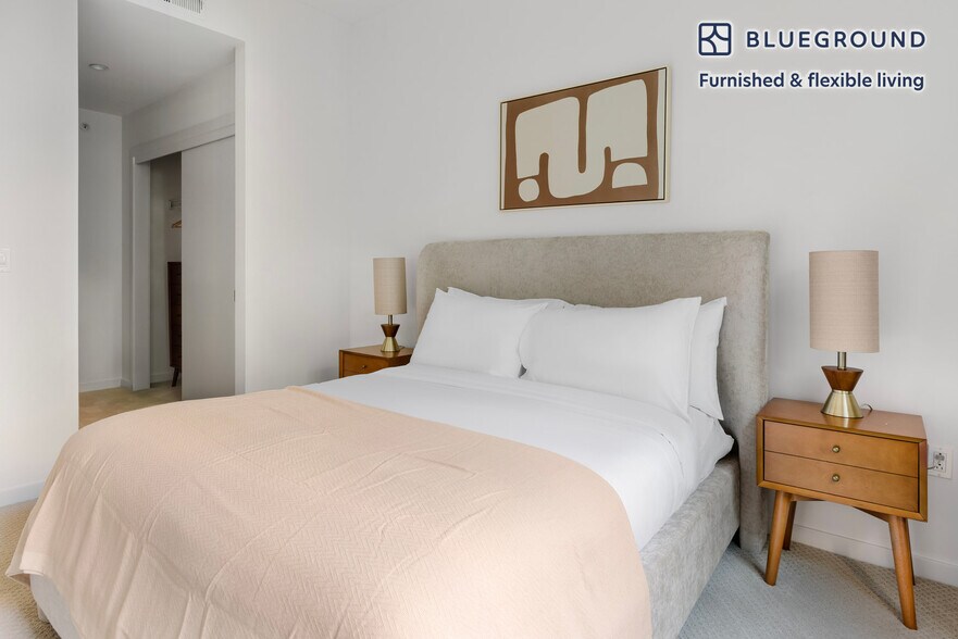 Building Photo - 388 Santana Row