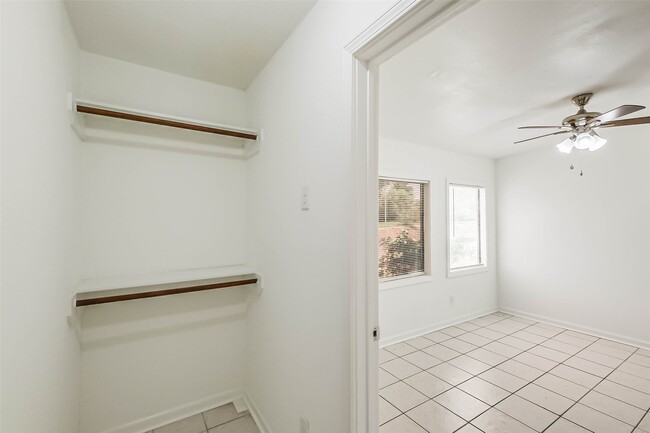 Building Photo - 5005 Georgi Ln