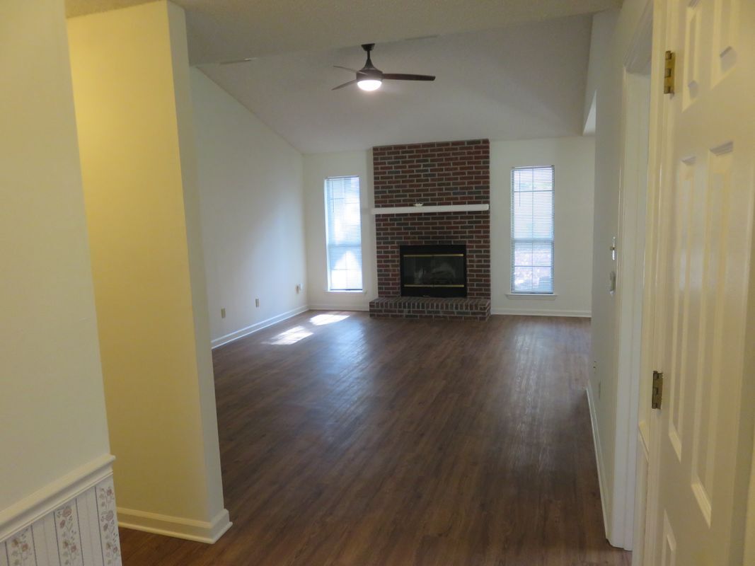 Building Photo - 432 Merlin Way