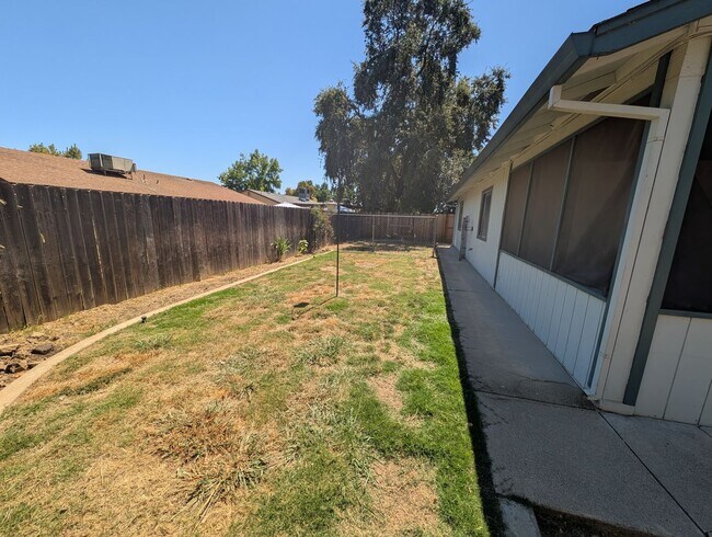 Building Photo - 3 Bedroom House in the Pernie Trail Park N...
