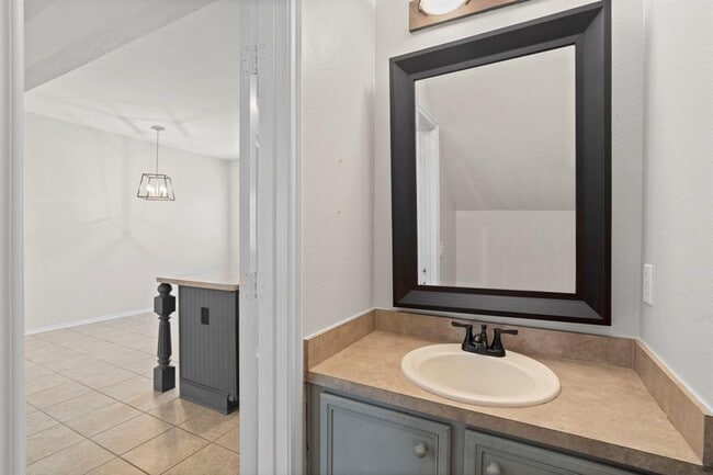Building Photo - 9735 Coyote Creek Dr