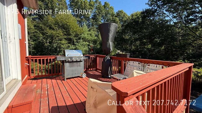 Building Photo - 27 Riverside Farm Dr