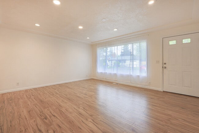 Building Photo - 2641 SE 168th Ave