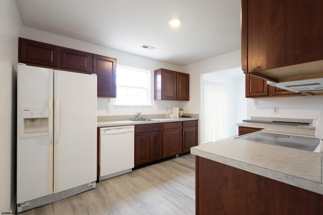 Building Photo - 4 Millard Ave