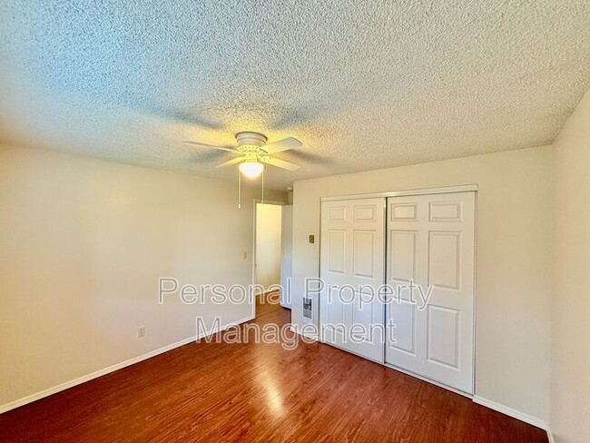 Building Photo - 14014 NE 9th St