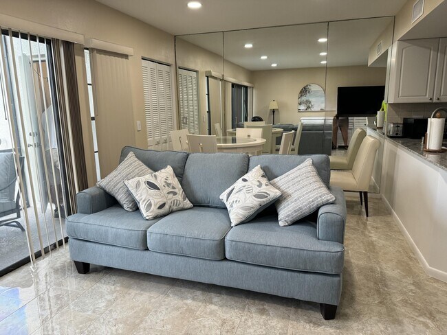 Building Photo - 1605 S US Hwy 1