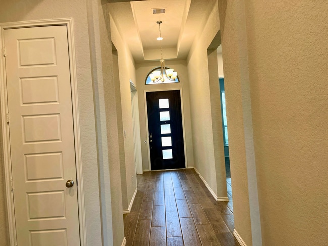 Building Photo - Spacious 4 Bedroom Brand New Home with 3 Car Garage in Seguin