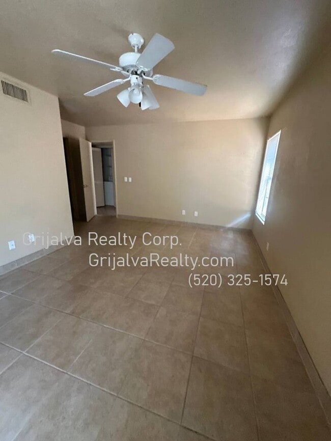 Building Photo - 6430 N Tierra De Las Catalinas