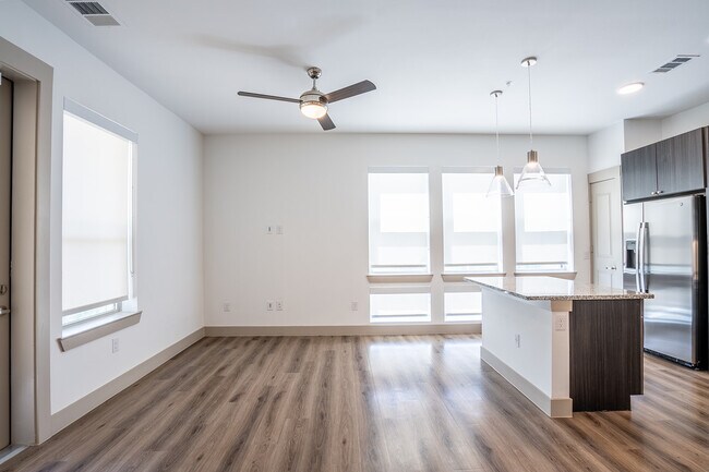 Building Photo - Alexan Braker Pointe | Up to 8 Weeks Free ...