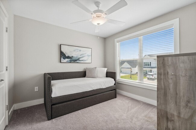 Building Photo - 712 Landing Cir