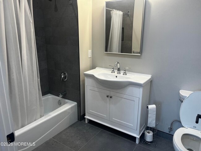 Building Photo - 2419 Bridge Ave