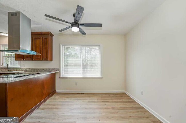 Building Photo - 133 Bishop Rd NW