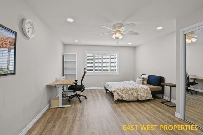Building Photo - 6942 Santa Rita Ave