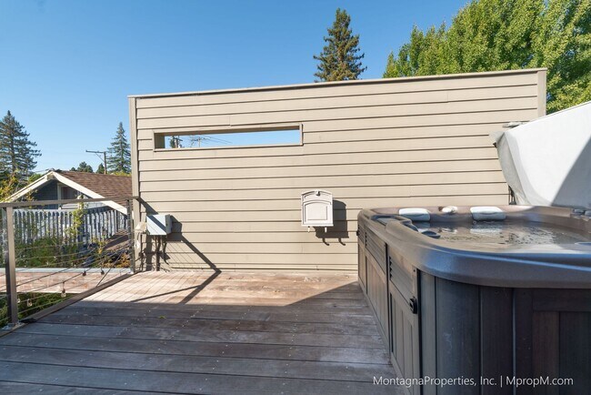 Building Photo - Custom Silicon Valley Modern Dream Home Av...