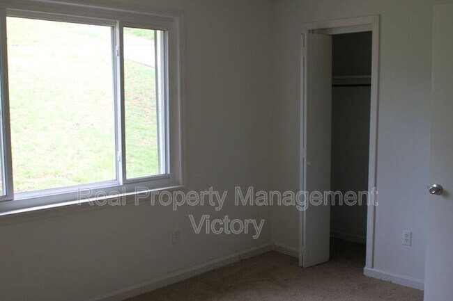 Building Photo - 8324 12th Ave S