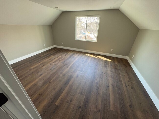 Building Photo - 668 Wager St