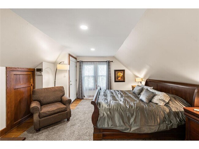 Building Photo - 2707 Garfield Ave