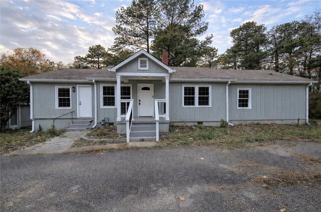 Building Photo - 2839 Five Forks Trickum Rd SW