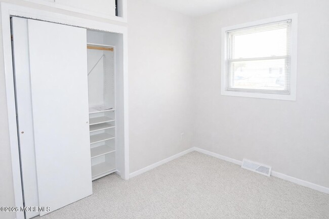 Building Photo - 825 Leeward Dr