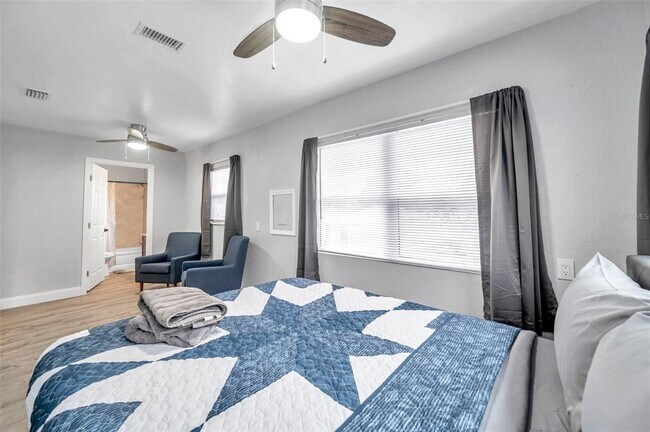 Building Photo - 3720 3rd Ave N