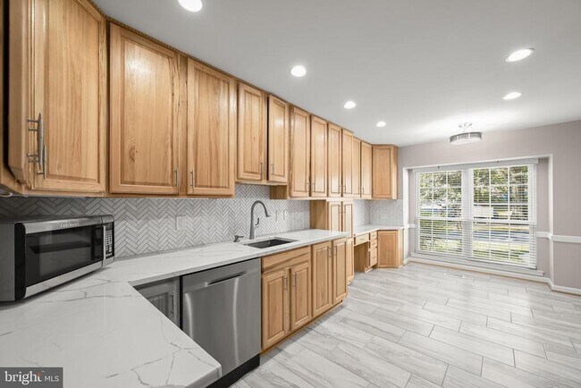 Building Photo - 25 Tivoli Lake Ct