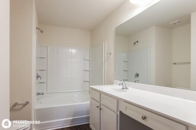 Building Photo - 118 Pillow Ln, Burlington, NC 27217