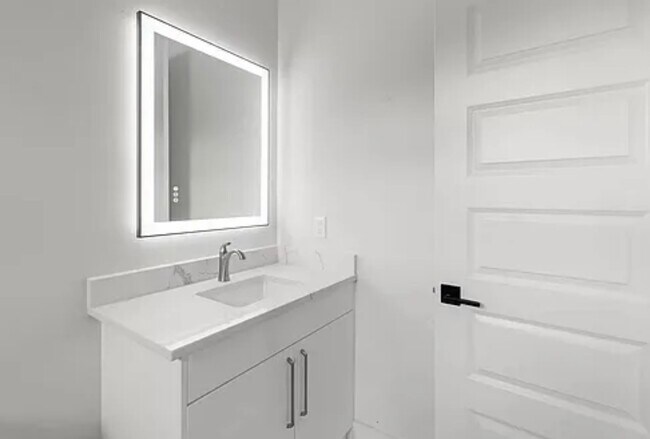 Building Photo - 2323 Carter Ave