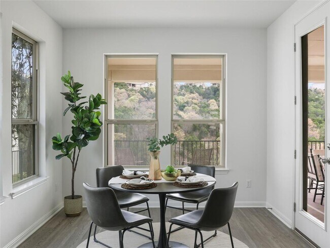 Building Photo - 1328 Brescia Walk