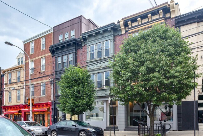 Building Photo - 927 N 2nd St