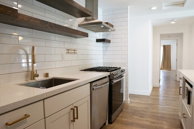 Building Photo - 33865 Cathedral Canyon Dr