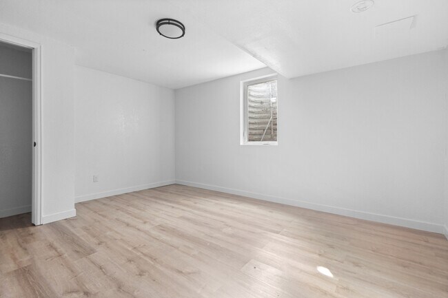 Building Photo - 2250 Billings St