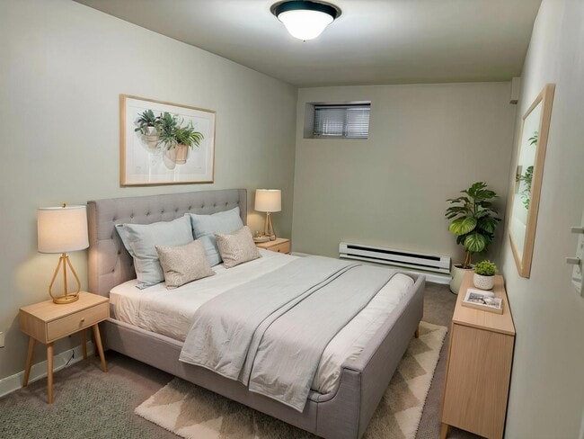 Building Photo - 4877 N Ashland Ave