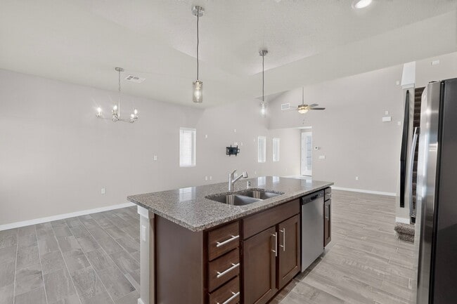 Building Photo - 9930 Isla Pl