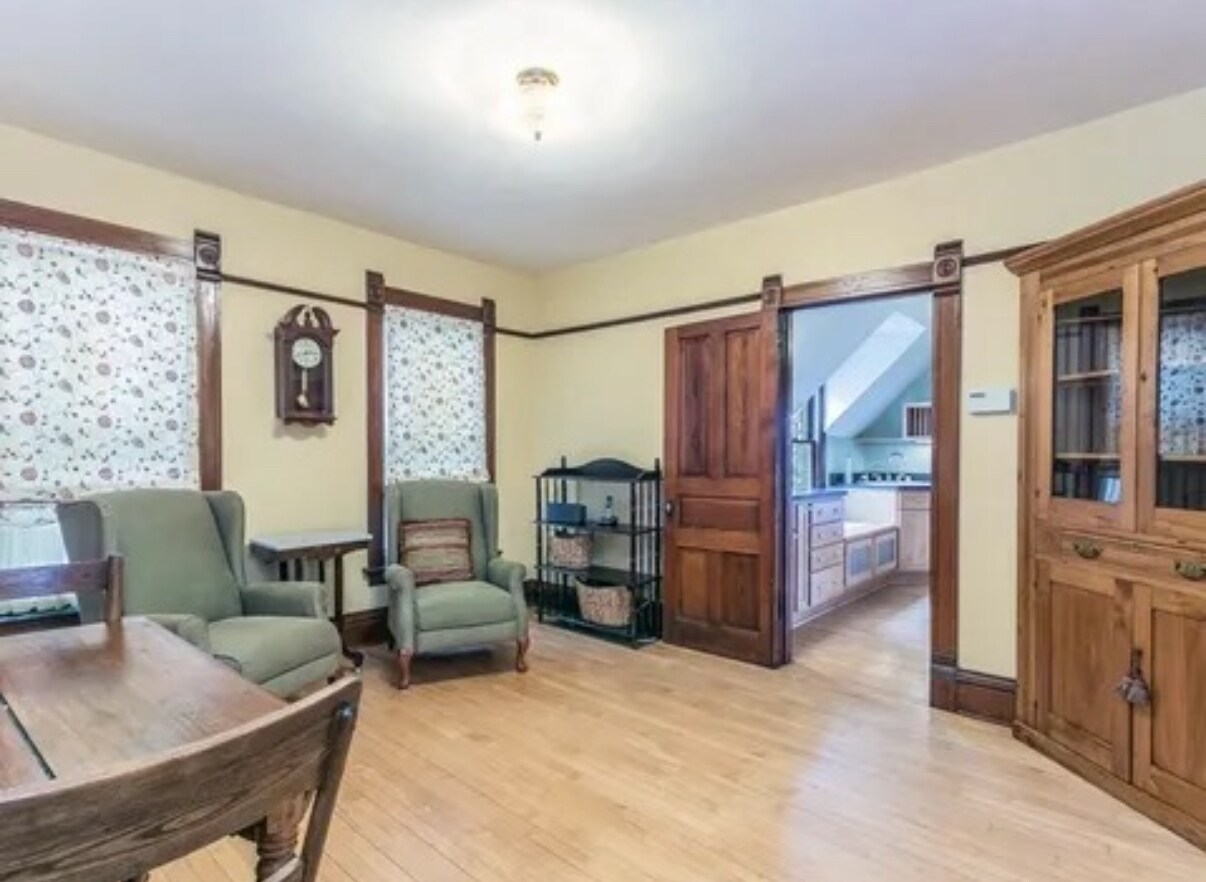 Building Photo - 1432 Williamson St