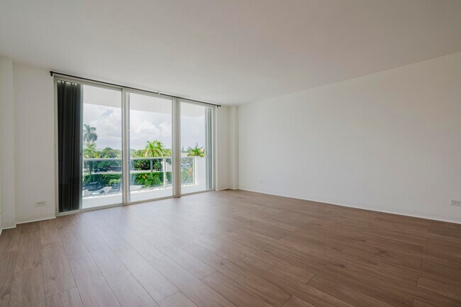 Building Photo - 2800 N Flagler Dr