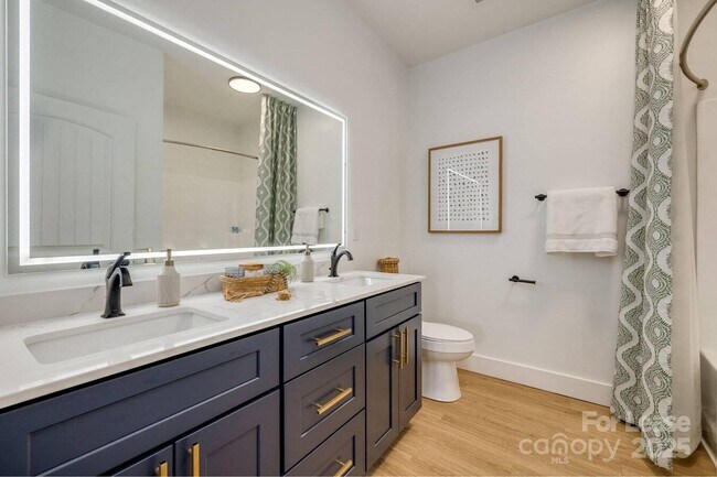 Building Photo - 12620 Toscana Way