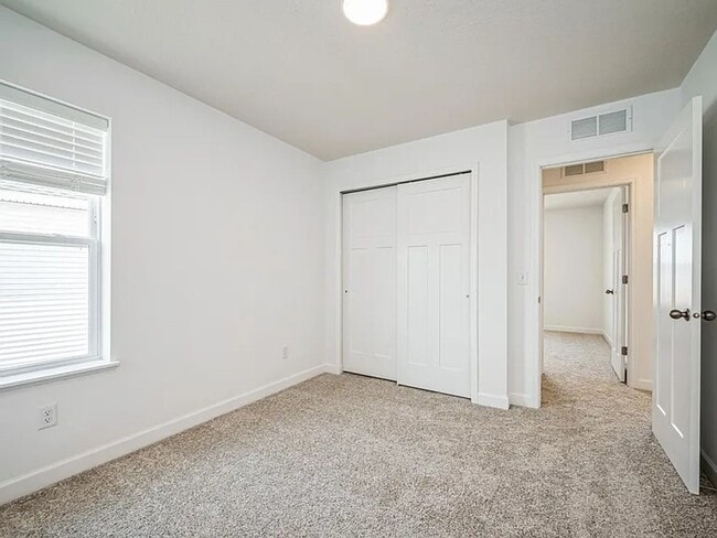 Building Photo - rare brand new construction home for lease...