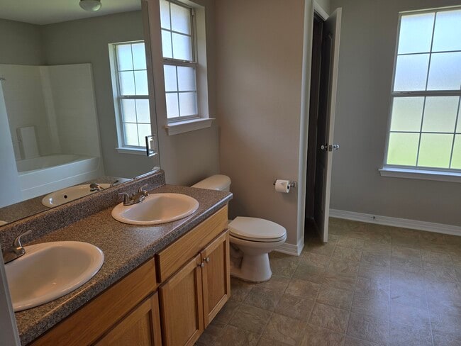 Building Photo - 6562 Tampa Dr