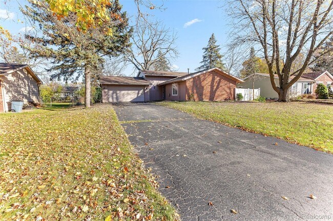 Building Photo - 22582 Winfield Rd