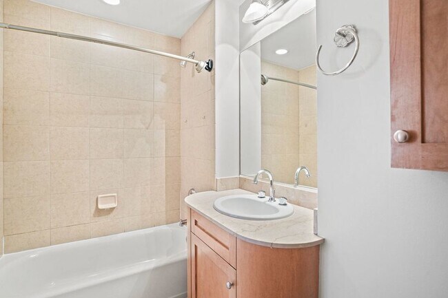 Building Photo - Logan Circle Loft with Garage Parking!