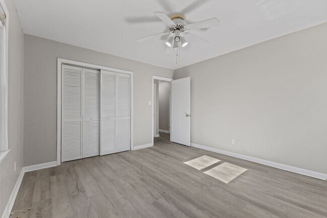 Building Photo - Welcome to the 3 Bed 2 Bath in Fayetteville
