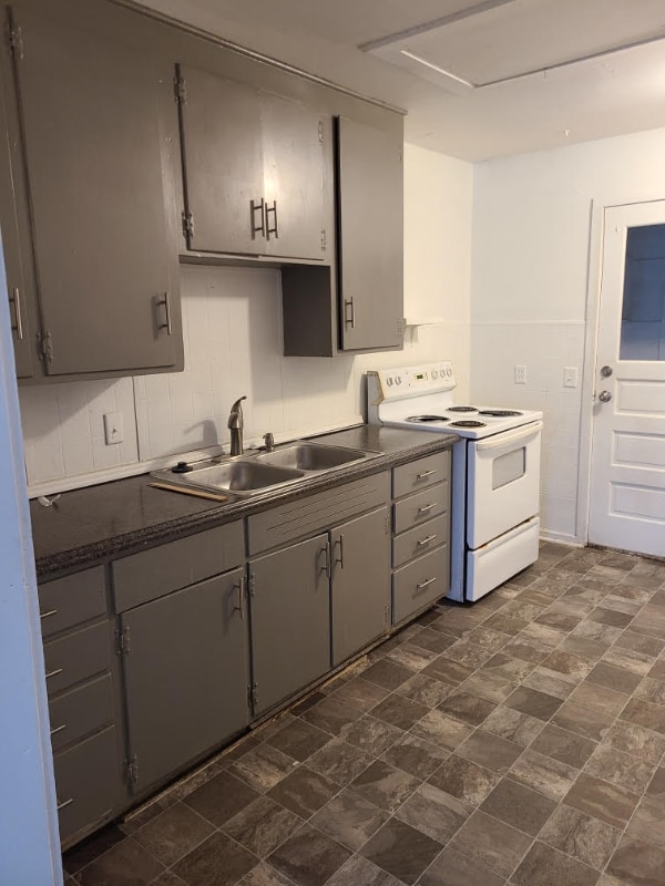 Primary Photo - 129 N Mahaffie St