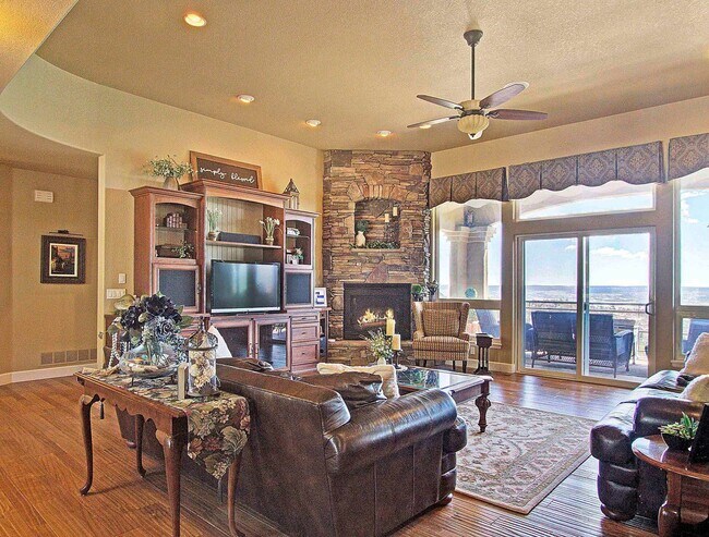 Building Photo - 7975 Ruststone Ct
